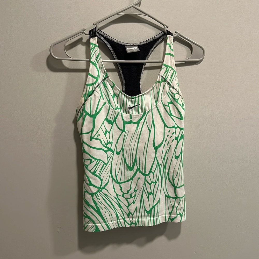 Nike top